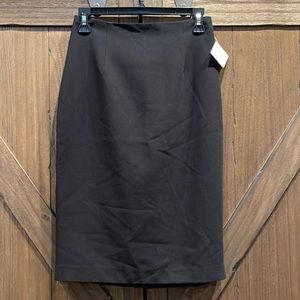 NWT Halogen pencil skirt in black, Sz 4